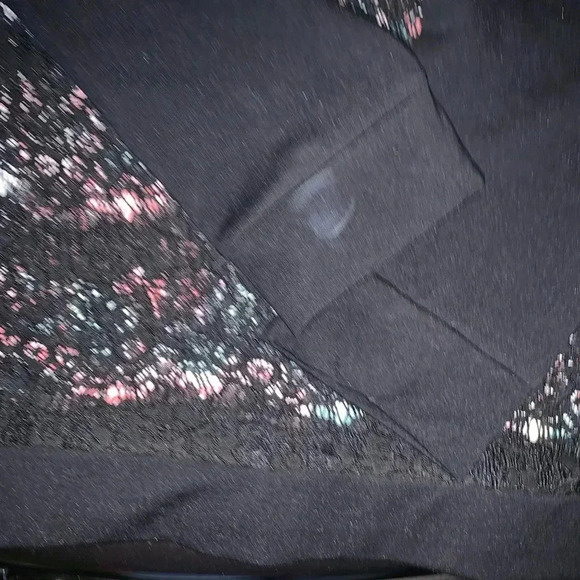 NWT Womenโs Top Size 2X in Black Shade - Picture 3 of 9